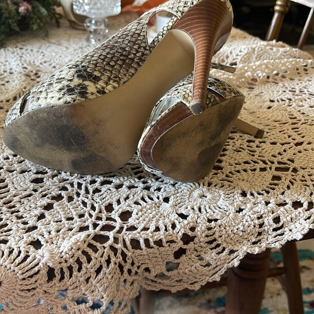 Guess shoes - Picture 3 of 4
